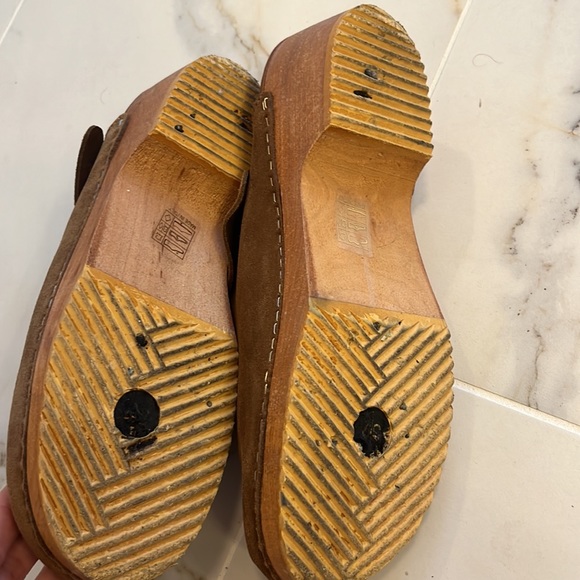 Anthropologie Classic Clog in Honey - Picture 8 of 8